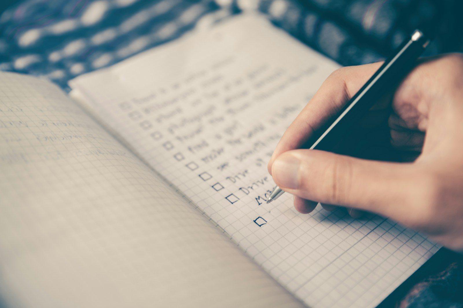 How to Build a 4-Week Home Workout Plan With No Equipment